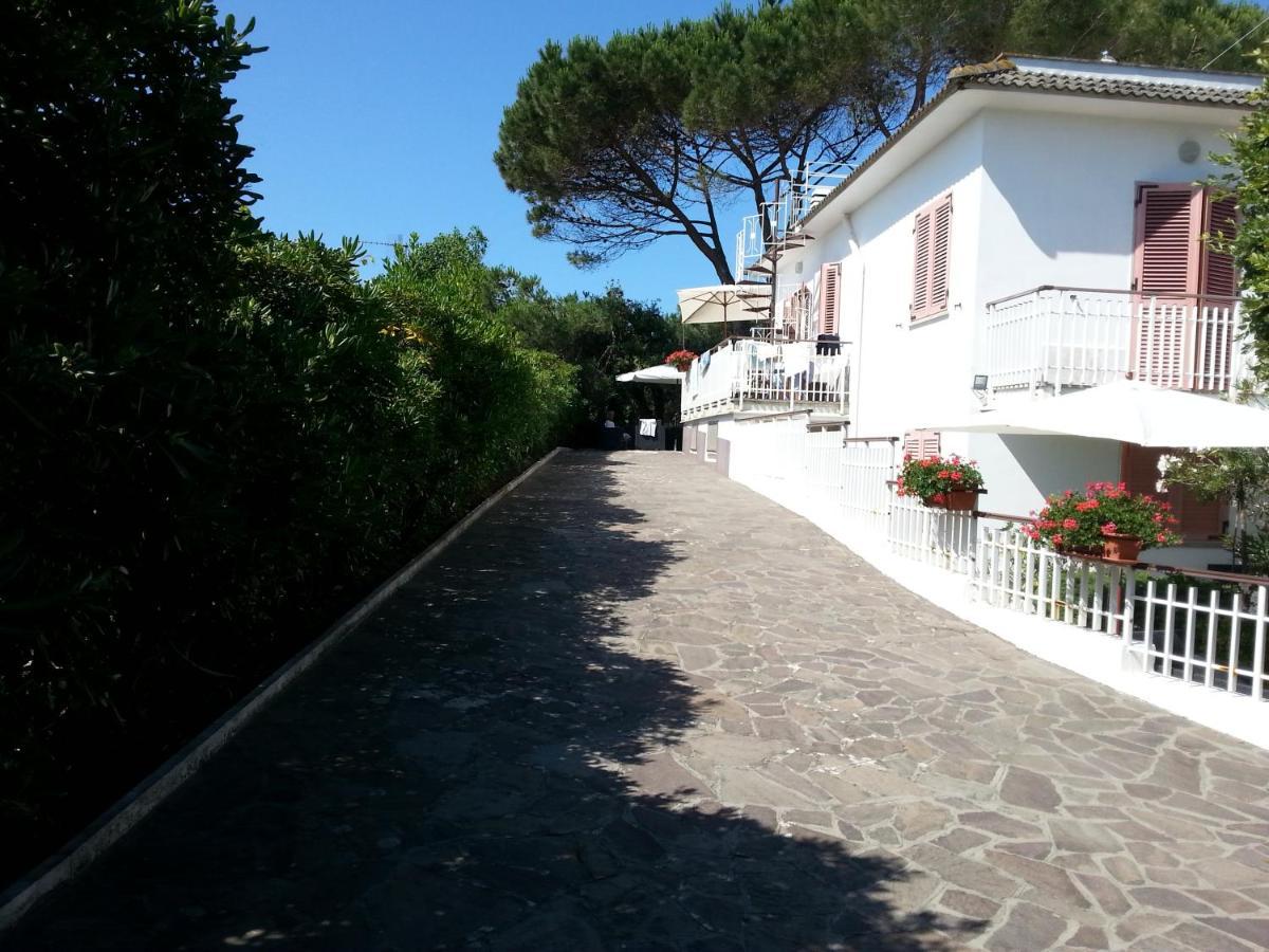 Appartamento In Villa Valentini, Fronte Mare, Giardino E Parcheggio Privato, Wifi, Dotato Di Tutti I Confort, Nel Golfo Di Gaeta Минтурно Екстериор снимка