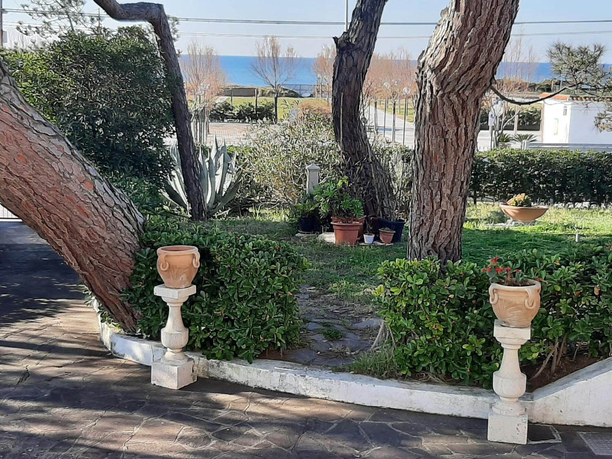Appartamento In Villa Valentini, Fronte Mare, Giardino E Parcheggio Privato, Wifi, Dotato Di Tutti I Confort, Nel Golfo Di Gaeta Минтурно Екстериор снимка