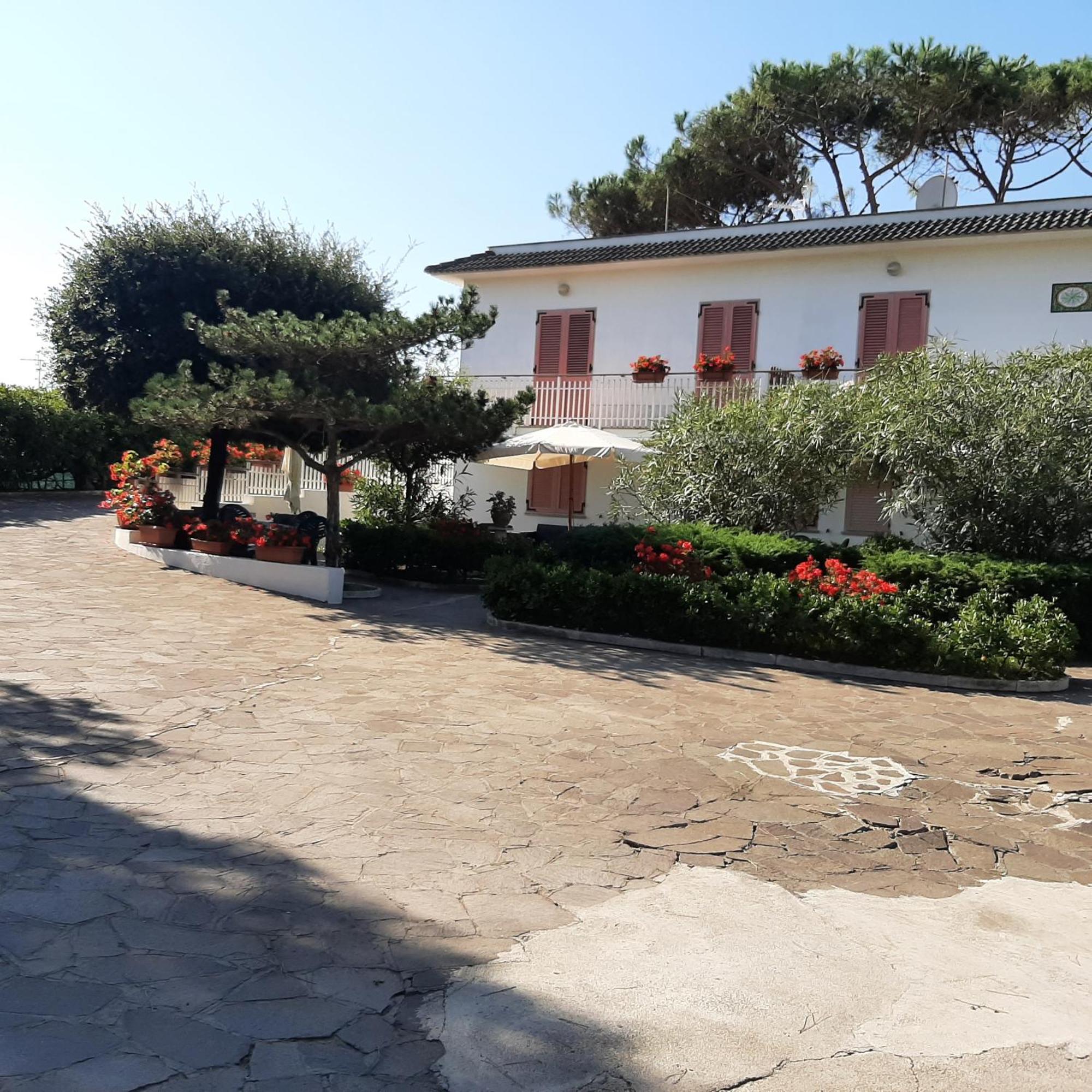 Appartamento In Villa Valentini, Fronte Mare, Giardino E Parcheggio Privato, Wifi, Dotato Di Tutti I Confort, Nel Golfo Di Gaeta Минтурно Екстериор снимка